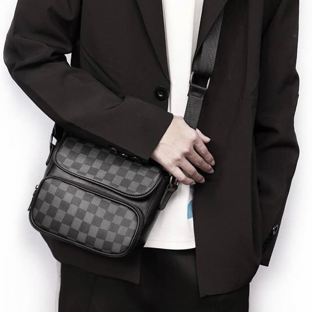 【LEEHER】翻蓋小包/斜背包/包包/單肩包/男生包包/高級感/側背包/休閒包/通勤包/質感/防潑水/小方包/郵差包/生日禮物