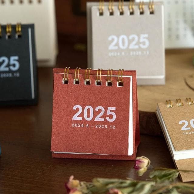 【HELENA】2025迷你小桌曆 ins風擺件 家居裝飾 辦公室療癒小物 禮物 可愛月曆 大學生 聖誕節 生活用品 D58
