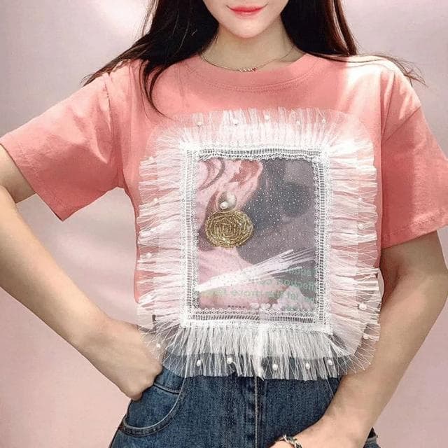 【BBHONEY】韓風 釘珠蕾絲花邊相片T 女孩 耳飾設計 短袖上衣(網美必備款)