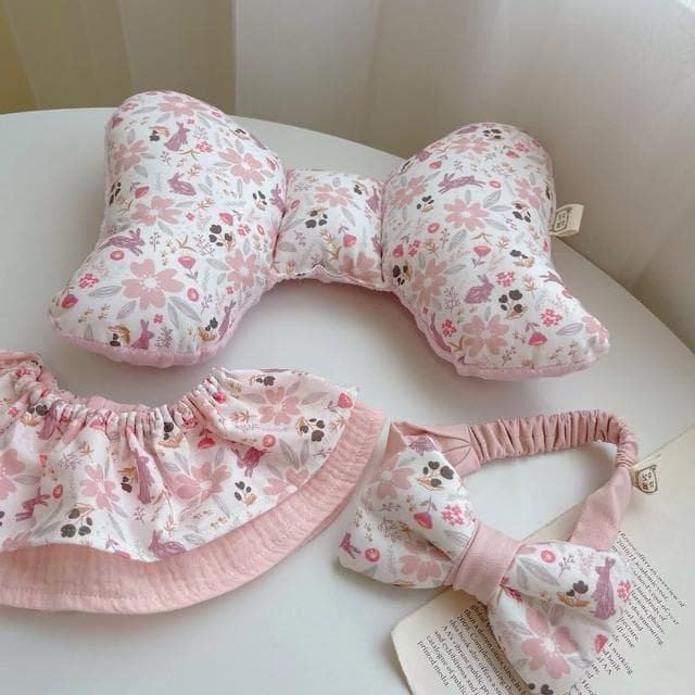 【Lianne baby】花間粉兔彌月禮盒天使枕圍兜髮帶滿月禮(彌月禮盒 滿月禮 收涎禮週歲禮 嬰兒禮物)