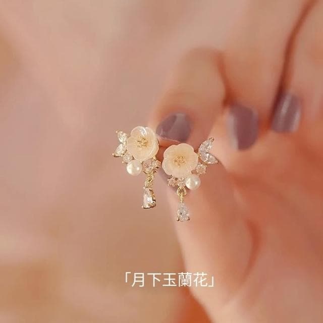 【Paiya 派亞】月下玉蘭花珍珠耳釘女法式複古精致輕奢感氣質花朵耳飾送禮好物/交換禮物