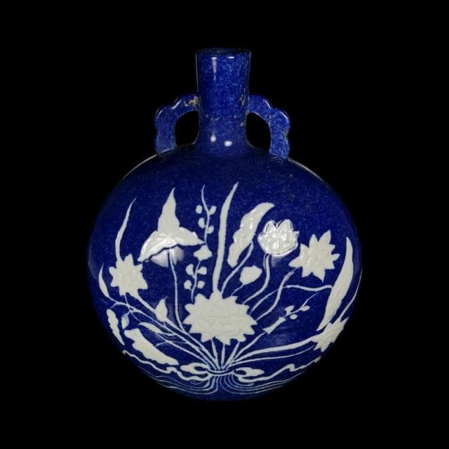《博古珍藏》明永樂．雪花藍釉留白蓮紋抱月瓶．早期收藏．老件花瓶瓷器．國際拍賣級．附錦盒