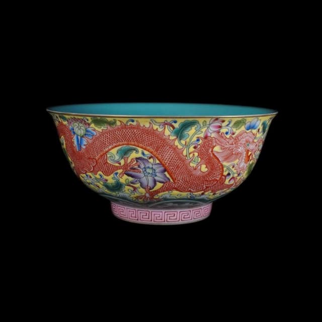 《博古珍藏》清乾隆 黃地粉彩穿花龍鳳紋宮碗 宮廷珍藏 老件文物瓷器 國際拍賣級 附錦盒