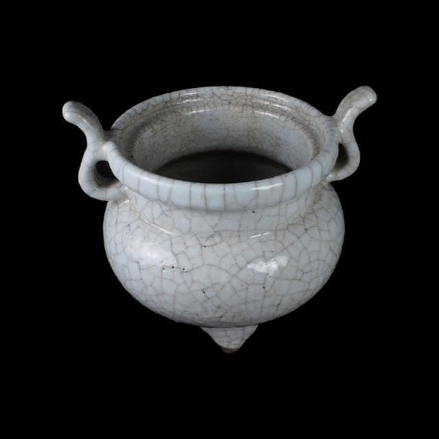 《博古珍藏》宋 官窯月白釉三足爐 早期收藏 老件香爐瓷器 博物館級文物