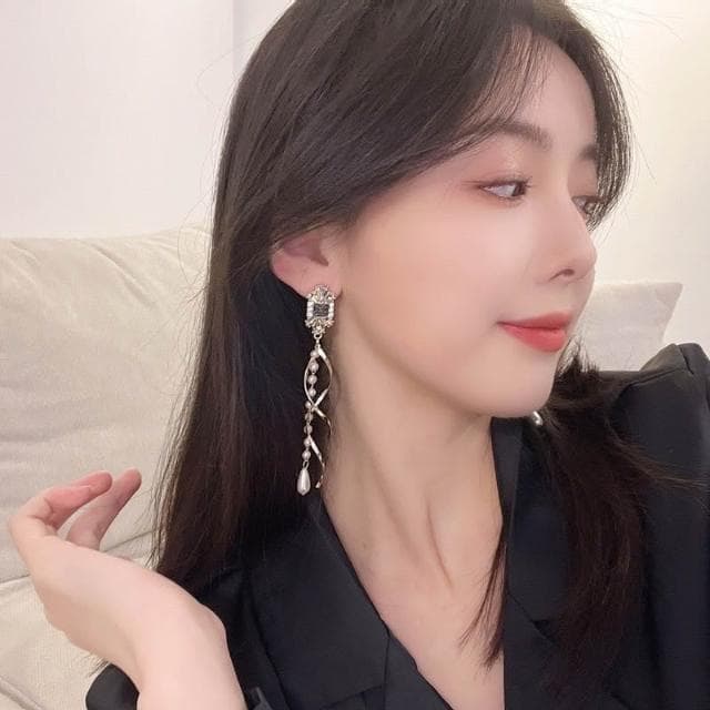 {遇見臻品}BG349韓國東大門耳環925銀針耳環歐美誇張復古珍珠女流蘇長版水鑽耳環珍珠長款水晶耳環復古不對稱格子耳飾