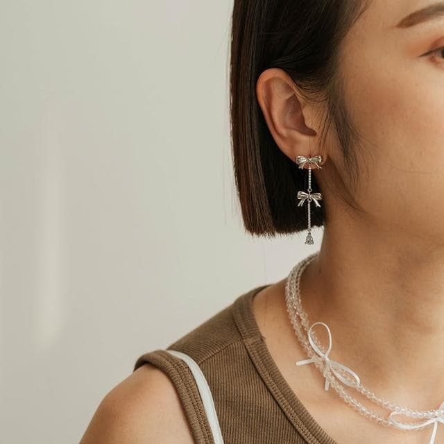 【Queenshop】QUEENSHOP_ S 女裝 正韓 雙層蝴蝶結垂墜水鑽耳環 現+預 07030948