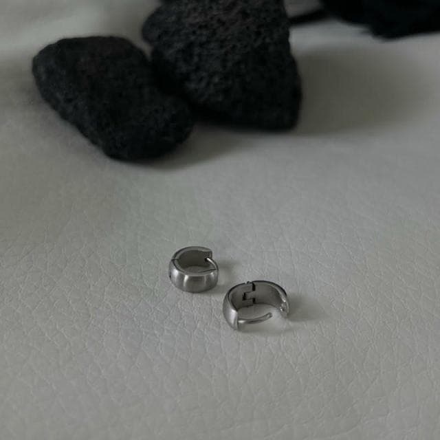 現貨 實拍 韓國空運 霧感小寬面  耳環 迷你 鈦鋼 霧面 寬面 韓國飾品