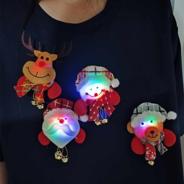聖誕裝扮 聖誕裝飾品 聖誕裝飾 聖誕節 發光胸針 發光胸章 LED 胸章 胸針 聖誕小物 交換禮物
