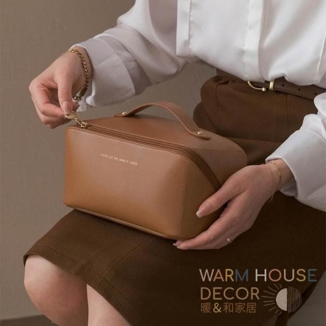 【Warm House Decor 暖和家居】風琴枕頭化妝包(大容量化妝包 化妝品收納包 旅行洗漱包 化妝包 洗漱包 保養品收納 化妝品收納包)