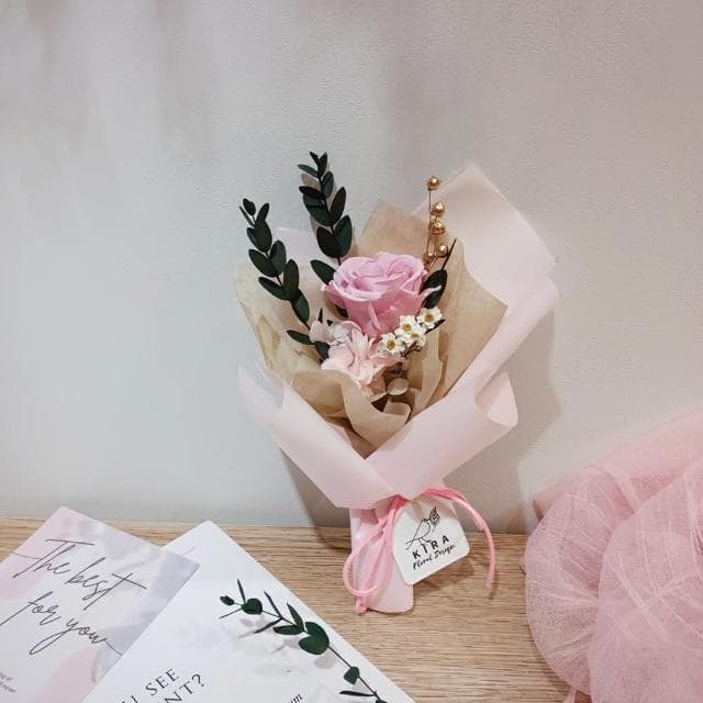【KIRA與花花藝】花晨月夕/永生花小花束-浪漫粉(情人節花束/畢業花束/生日禮物/七夕情人節/永生花/乾燥花/玫瑰)
