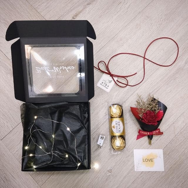 KIRA與花花藝Best wishes迷你小花束金莎禮盒/黑色款/艷麗紅(乾燥花/生日禮物/情人節禮物/交換禮物)