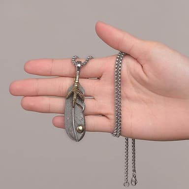 【EMMA SUE】飾品 項鍊 男生項鍊 鈦鋼項鍊 個性項鍊 復古項鍊 老鷹 羽毛項鍊 不銹鋼 吊墜 穿搭配件 街頭風