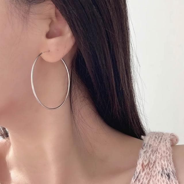 【EMMA SUE】飾品 高級感 輕奢 銀色耳環 純銀耳環 耳圈 素面耳環 耳飾 百搭 穿搭配件 素圈 大耳環 耳環 耳環女 禮物