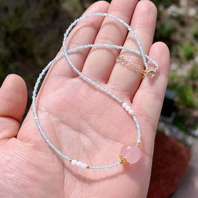 【Paiya 派亞】粉晶 西柚粉水晶搭配淡藍色超細切面尖晶項鏈 鎖骨鏈交換禮物/過年送禮