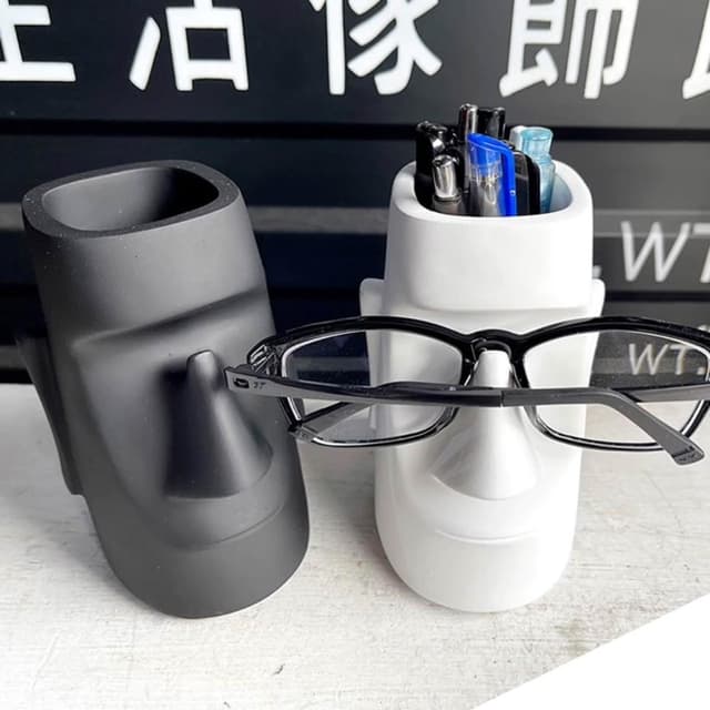 【PiNYU 品柚生活傢飾館】摩艾筆筒眼鏡架(復活島摩艾石像 眼鏡架 筆筒 辦公室 桌面收納筒 擺飾 交換禮物)