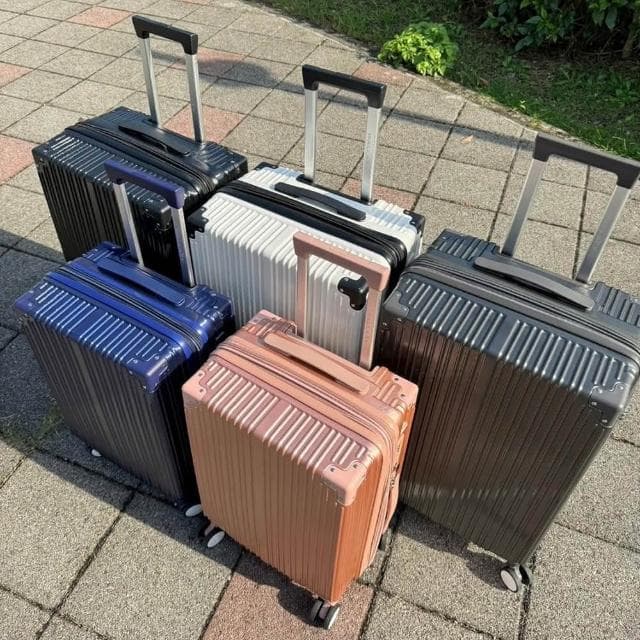 【WALLABY】復古款 行李箱 旅行箱 直角行李箱 登機箱 超大行李箱 超輕行李箱 20吋 24吋 28吋