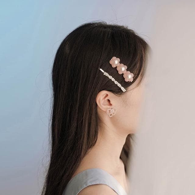 【Queenshop】QUEENSHOP_ S 女裝 正韓 串珠花朵設計耳針式耳環 三色售 現+預 07030931