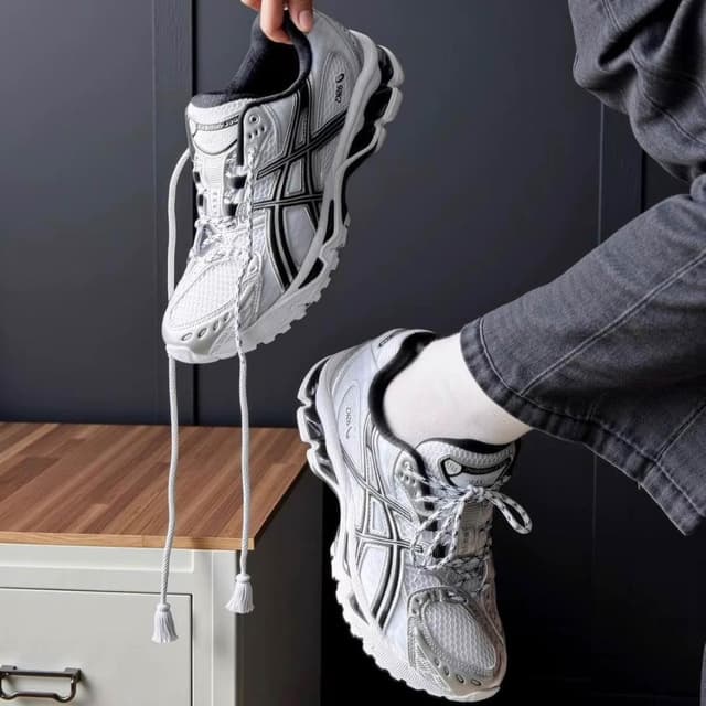【asics 亞瑟士】Asics GEL-Nimbus 10.1 銀白色 男鞋 女鞋 休閒鞋 1203A780-101