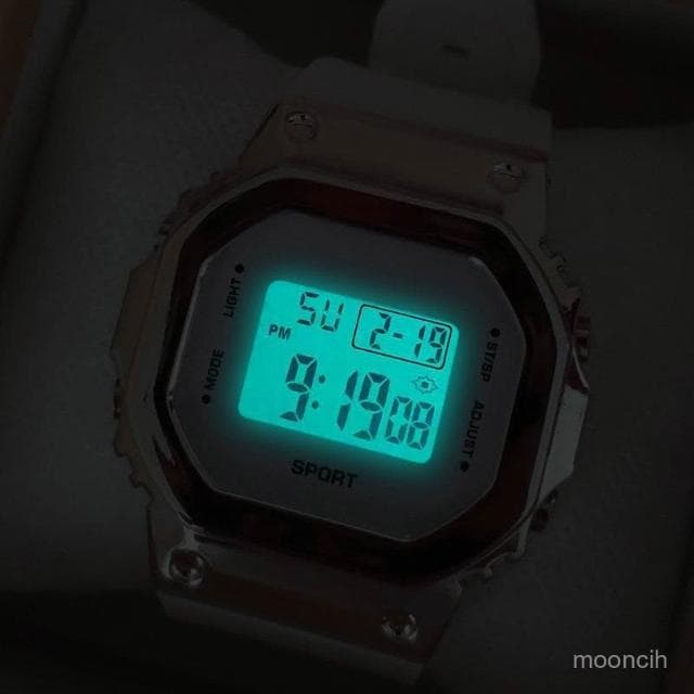 偉偉有道 小方塊手錶男女初高中學生青少年簡約運動高級感潮流多功能電子錶