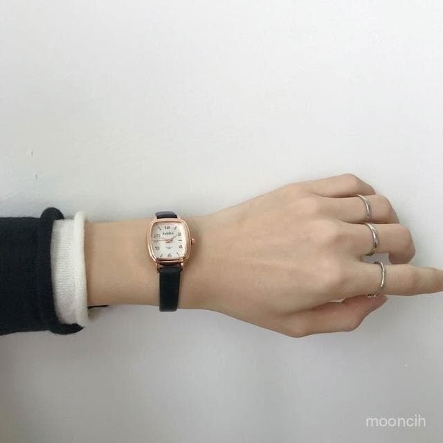 偉偉有道 女士手錶英國小衆女款學生高級ins風森係方形輕奢高級顯白石英錶