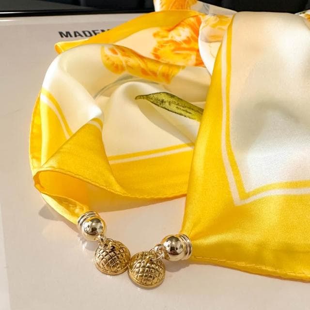 梵花 磁吸扣三角小方巾絲巾女嫩黃鵝黃色春秋夏季護頸飾圍脖子薄圍巾70