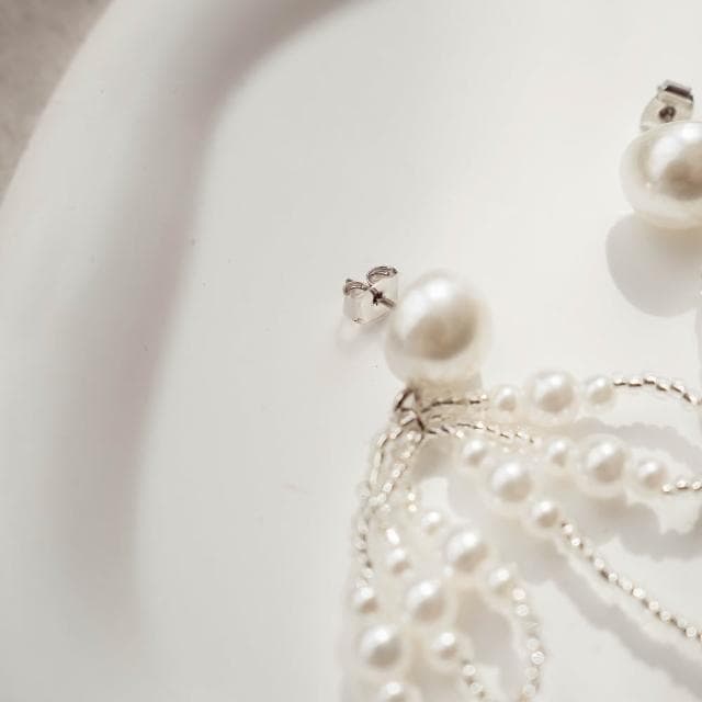 【Queenshop】QUEENSHOP_ S 正韓 珍珠串蝴蝶結耳針式耳環 現+預 07030947