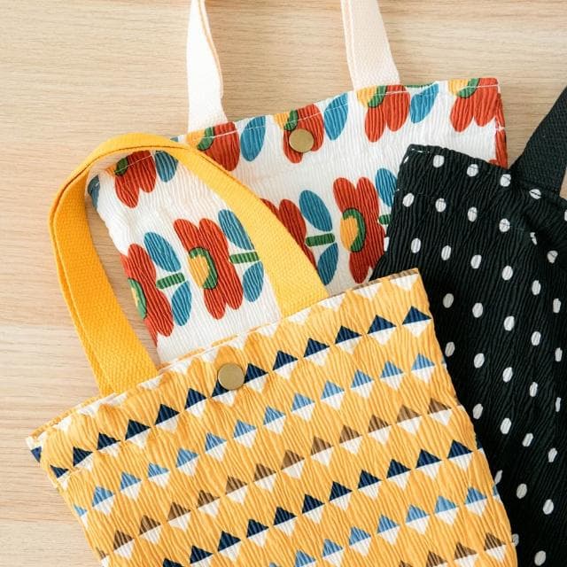 【AHUA 阿華有事嗎】AHUA阿華有事嗎 韓系包包 幾何抓皺手提小布包 B0047 韓妞必備小物 百搭配件 包包 袋子 手袋 日系 芬蘭風