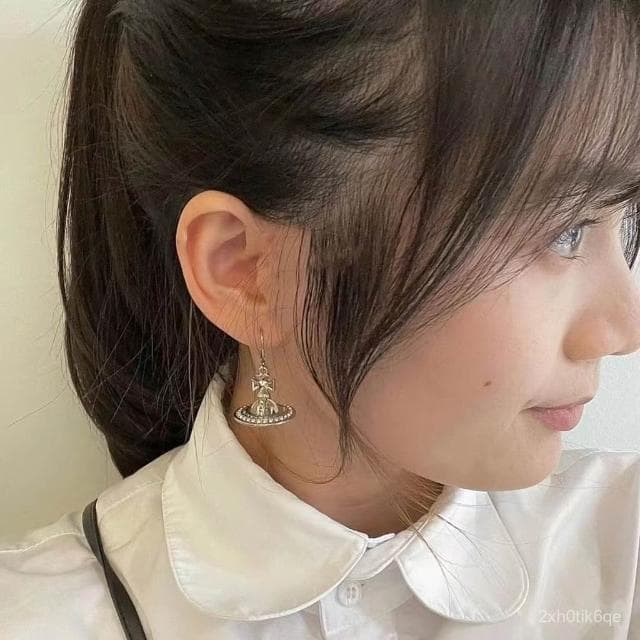 Vivienne Westwood專櫃品質PINA鉚釘立體透明珠土星耳環 個性耳環經典星球耳飾