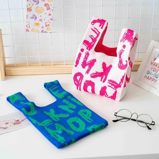 【AHUA 阿華有事嗎】AHUA阿華有事嗎 韓系包包 噴漆英文針織手提包 B0073 韓妞必備包 百搭配件 包包 袋子 手袋 肩包 日系