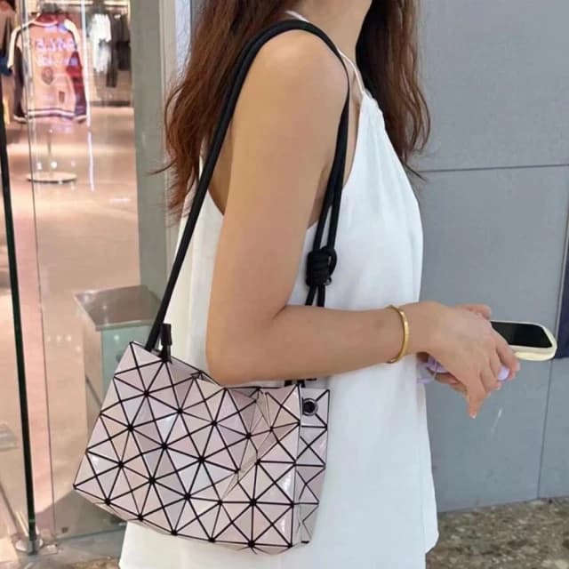 【LEEHER】女生包包/斜背包/生日禮物女生/豆腐包包/包包女/女生包包/菱格包包/側背包/斜背包女/小眾包包