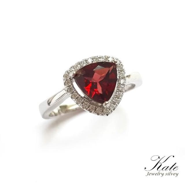【KATE】銀飾 簡愛珠寶級天然紅石榴石純銀戒指 1.2ct 幾何三角 一月生日石 活圍設計 生日禮物 情人禮物