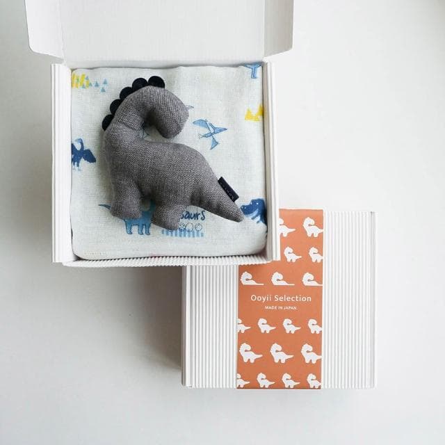 【KONTEX】日本製二層紗恐龍萬用包巾＋安撫玩偶禮盒 (彌月禮物、新生禮物)
