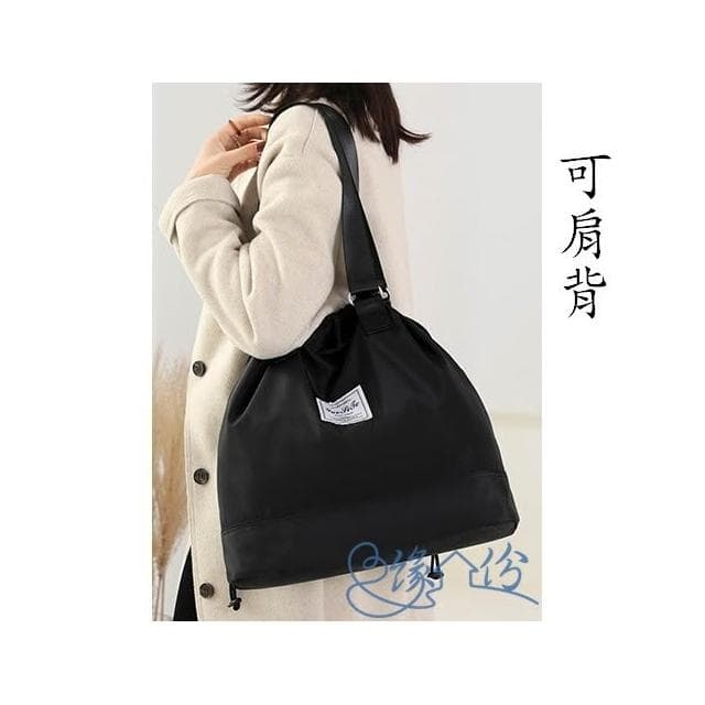 大容量抽繩可束口尼龍肩背/手提兩用包 托特包 時尚包 單肩包 運動包 情人節禮物【緣份小屋】