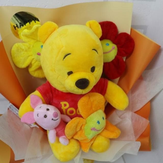 小熊維尼花束 正版小熊維尼 娃娃花束 求婚花束 畢業花束 情人節花束 母親節花束 生日禮物 教室節 聖誕節禮物