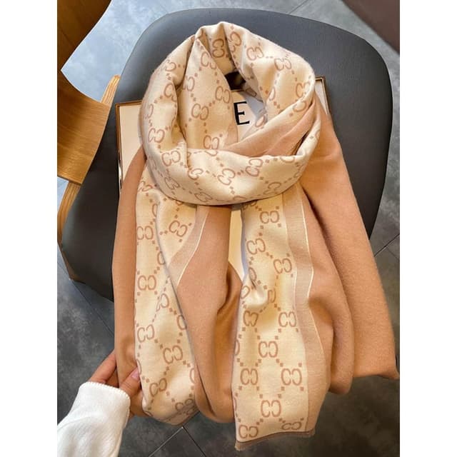 🎗飾間首飾鋪 卡其小眾圍巾女冬季大牌百搭披肩兩用高級感加厚保暖圍脖