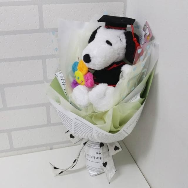 史努比花束 正版史努比 娃娃花束 求婚花束 畢業花束 情人節花束 母親節花束 生日禮物 教室節 聖誕節禮物