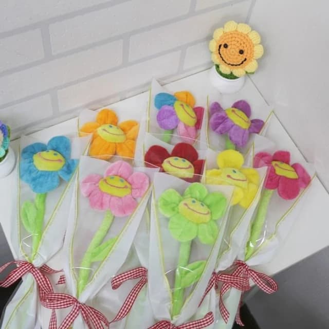 花朵花束 畢業花束 毛絨微笑太陽花 玩偶花束 教師節花束 情人節花束 生日花束 聖誕禮物 交換禮物