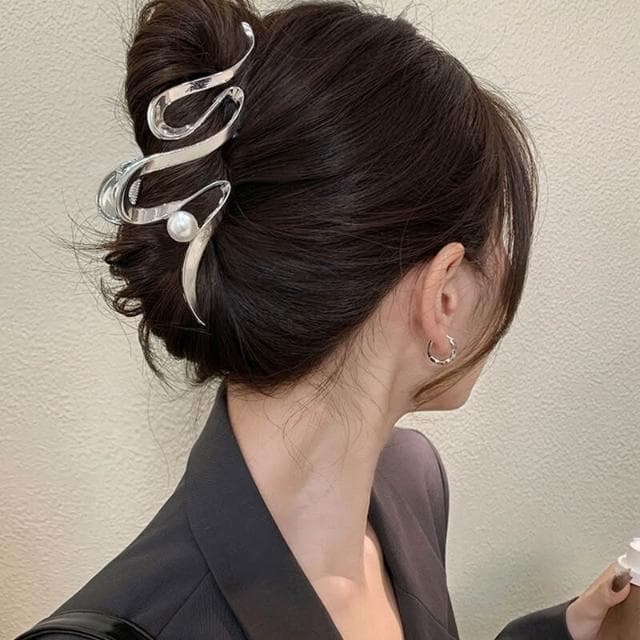 鯊魚夾抓夾髮夾韓版設計感小眾冷淡風抓夾發夾女後腦勺鲨魚夾新款盤發抓大號髮夾 韓系百搭時尚簡約珍珠髮夾 七夕情人節生日禮物