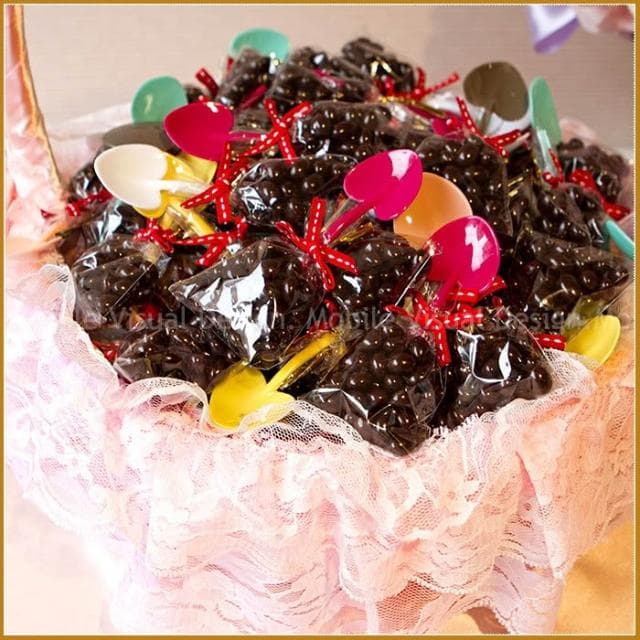 g1660 幸福鏟子「米果巧克力」X100份+大提籃X1個(限宅配)-生日分享/幼兒園活動獎/二次進場婚禮小物/送客喜糖