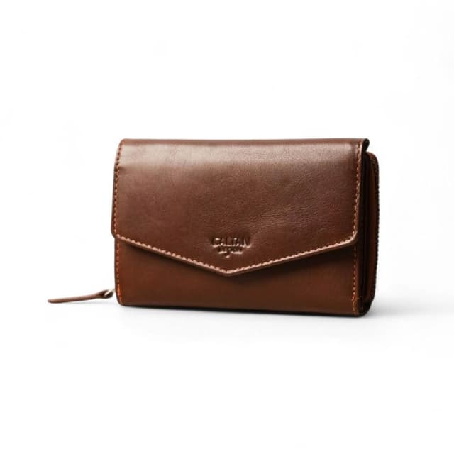 【CALTAN】CALTAN DESIGN |  信封三折扣式真皮中長夾 075192 兩色(真皮 中夾  錢包 皮夾 穿搭)