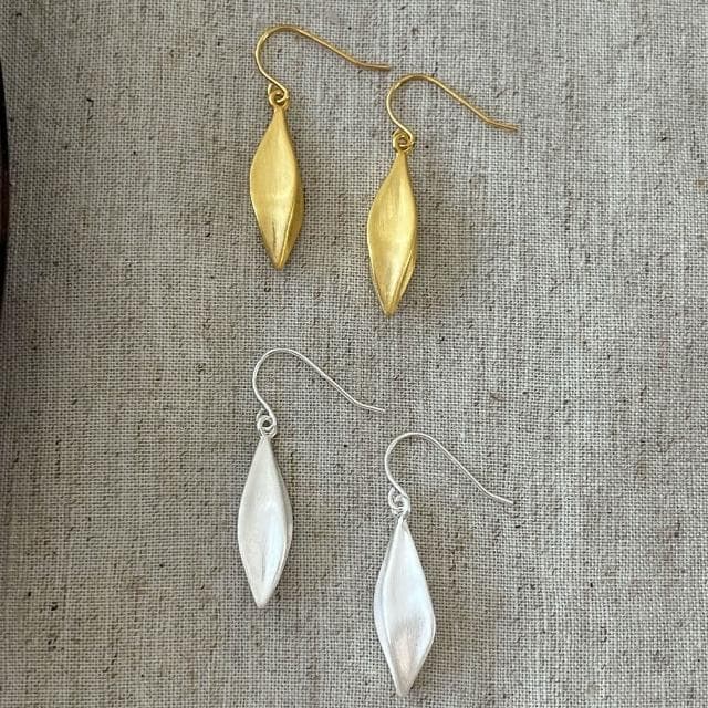 【LEESA】氣質垂墜耳飾\新中式風格\葉子設計\百搭穿搭\葉型耳環\新中式\氣質耳環\穿搭加分\百搭風格