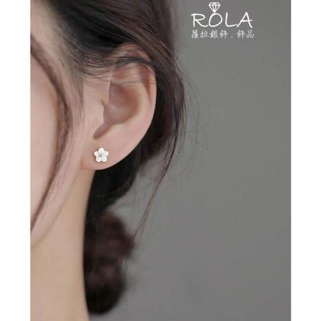 ROLA蘿拉銀飾.飾品 “現貨當天出”//一對價// 漂亮貝殼五花瓣花朵999足銀耳環耳針 防過敏 花朵`