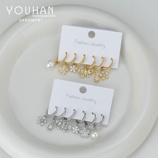 Miss Si【現貨速發】珍珠花瓣一卡三對套裝耳環 女 高級感輕奢華麗 疊搭混搭 耳飾品精緻學生通勤上班族耳扣耳釦 百搭