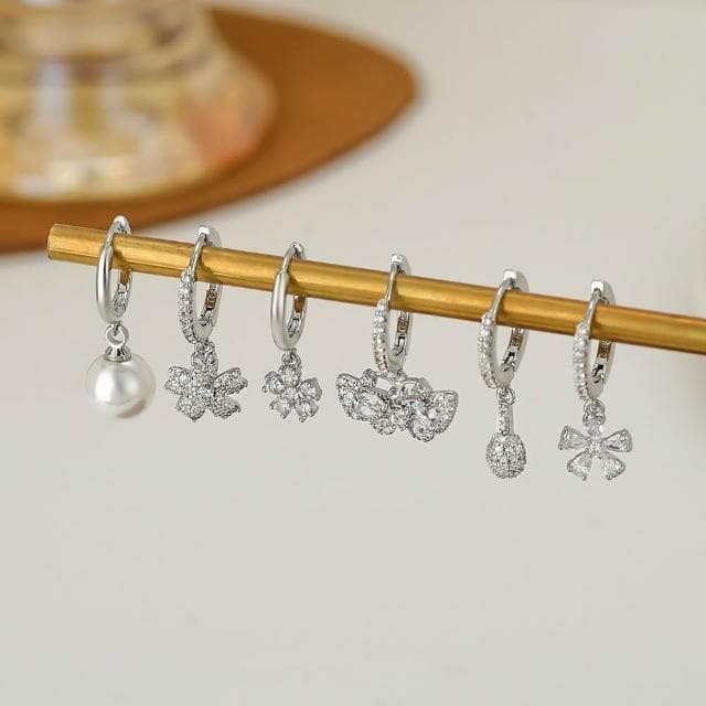 Miss Si【現貨速發】珍珠花瓣一卡三對套裝耳環 女 高級感輕奢華麗 疊搭混搭 耳飾品精緻學生通勤上班族耳扣耳釦 百搭