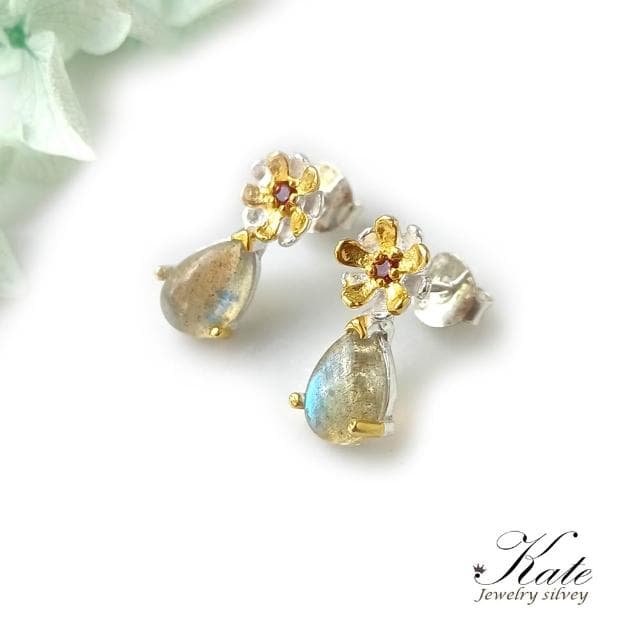 【KATE】銀飾 小雛菊天然拉長石石榴石純銀耳環 手工珠寶款 超美藍綠光 手工款 可改夾 閃石系 激發靈感 藝術家之石 生日禮物 情