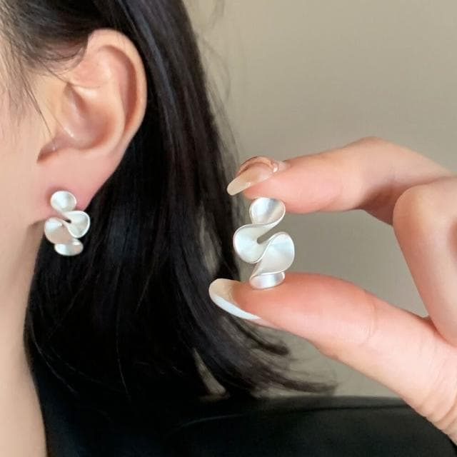 買一送一耳環簡約幾何奶油花褶皺邊蚊香盤耳釘新款誇張小眾耳飾女潮流耳環耳釘耳飾女生耳環法式耳環流行百搭耳釘生日禮物貼耳耳環