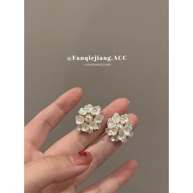 耳環獨特輕奢珍珠花朵耳環小眾設計感高級優雅耳釘新款耳飾女耳環耳釘耳飾女生耳環法式耳環流行百搭耳釘生日禮物貼耳耳環