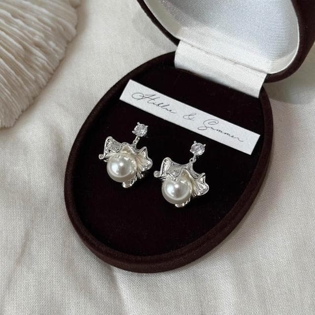 耳環小眾扇形銀杏葉流蘇珍珠耳環女夏天耳墜2025新款輕奢高級感 耳環耳釘耳飾女生耳環法式耳環流行百搭耳釘生日禮物貼耳耳環