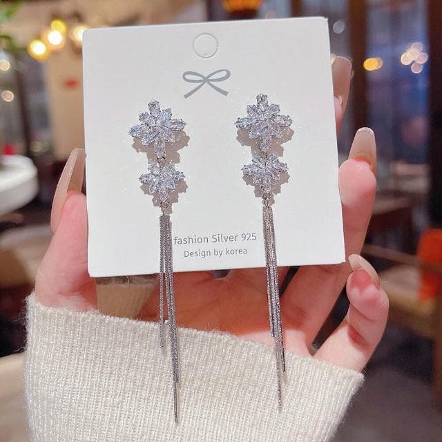 耳環S銀針超閃锆石精致耳飾設計感小眾氣質耳釘高級感雪花流蘇耳環女耳環耳釘耳飾女生耳環法式耳環流行百搭耳釘生日禮物貼耳耳環