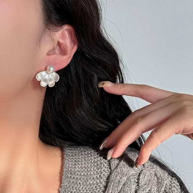 買一送一耳環新中式簡約百搭高級感輕奢氣質拉絲花瓣耳釘小眾設計感珍珠耳釘耳飾女生耳環法式耳環流行百搭耳釘生日禮物貼耳耳環